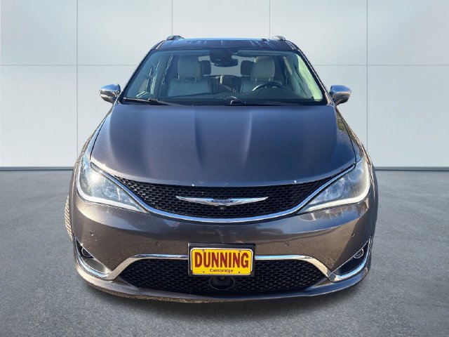 Used 2017 Chrysler Pacifica Limited FWD image 6