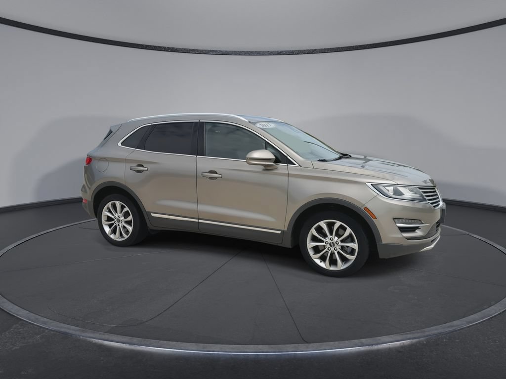 Used 2017 Lincoln MKC Select w/ Select Plus Package AWD/4WD image 2