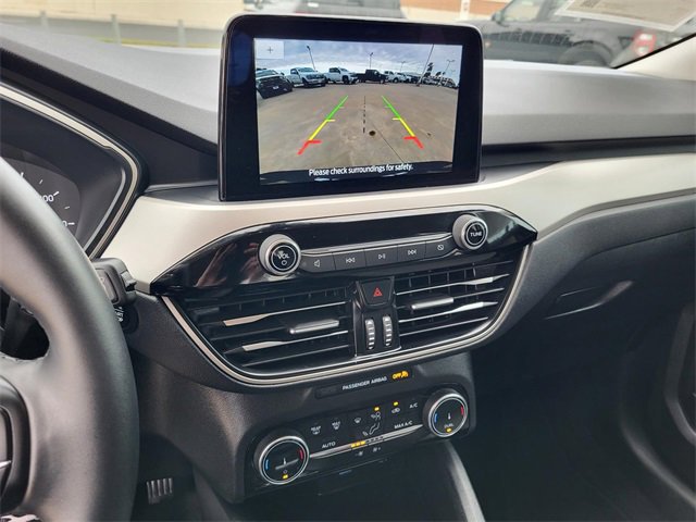 Used 2022 Ford Escape SE w/ SE Sport Appearance Package image 5