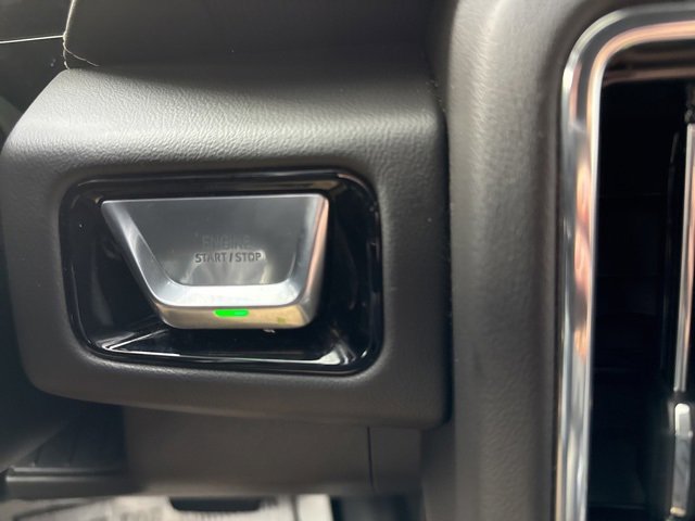 Used 2025 GMC Yukon XL Elevation image 41