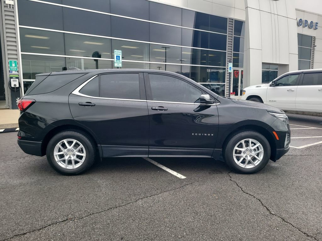 Used 2022 Chevrolet Equinox LT image 2
