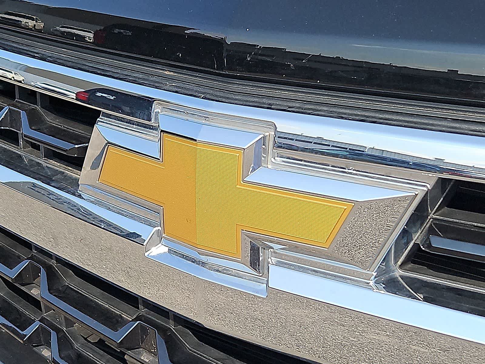 Used 2024 Chevrolet Silverado 1500 LT AWD/4WD image 34