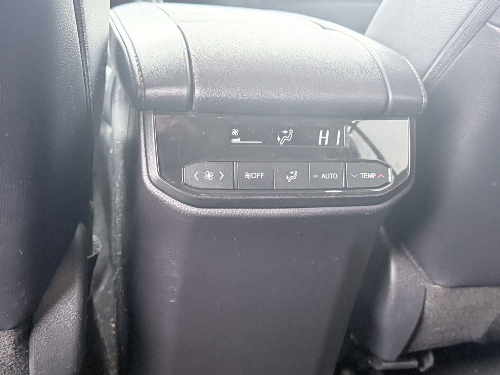 Used 2024 Toyota Highlander XLE image 27