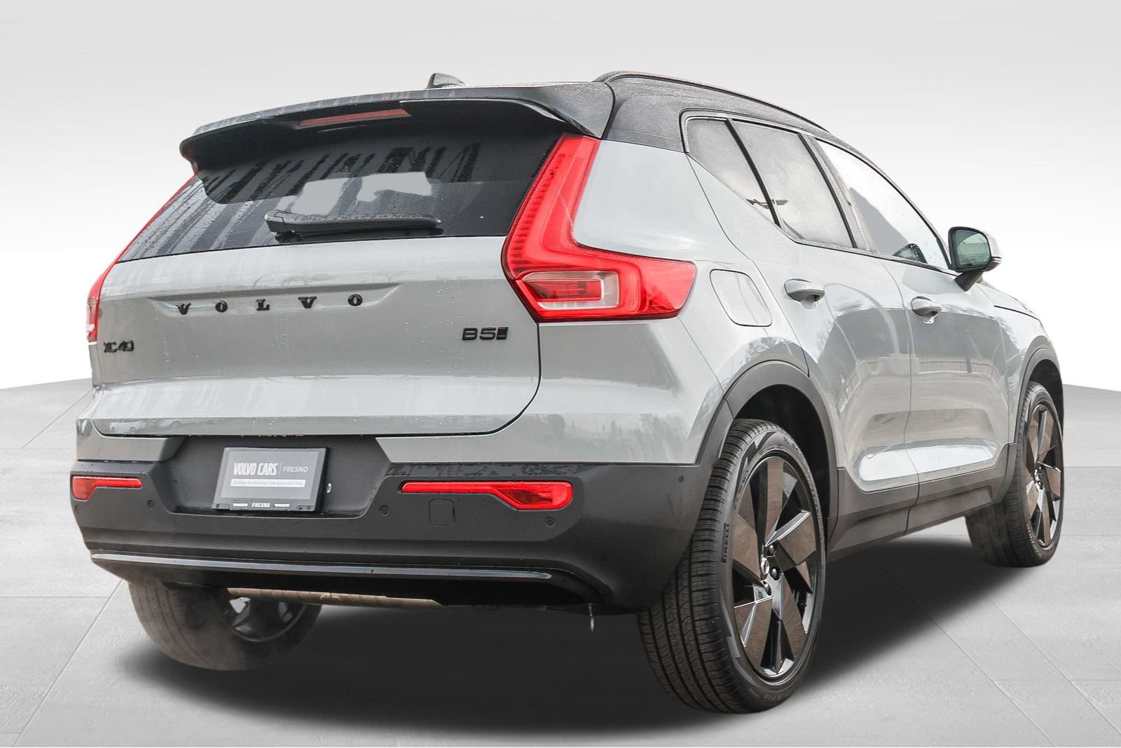 New 2026 Volvo XC40 B5 Ultra w/ Climate Package AWD/4WD image 5