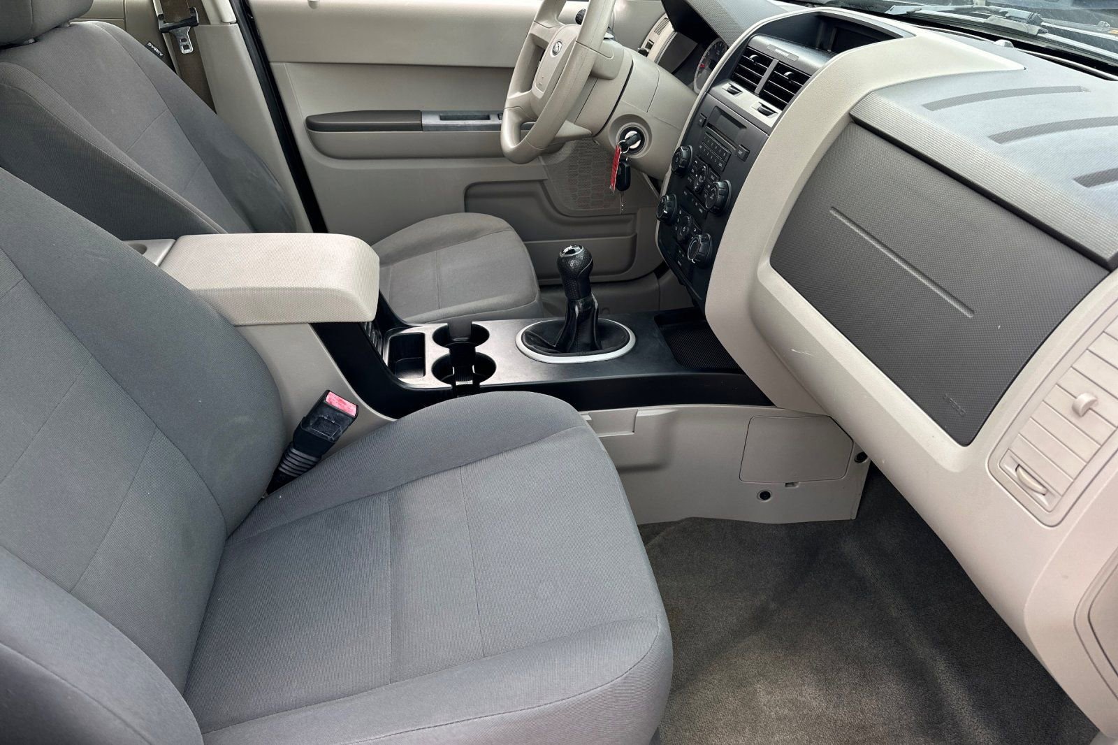 Used 2010 Ford Escape XLS image 16