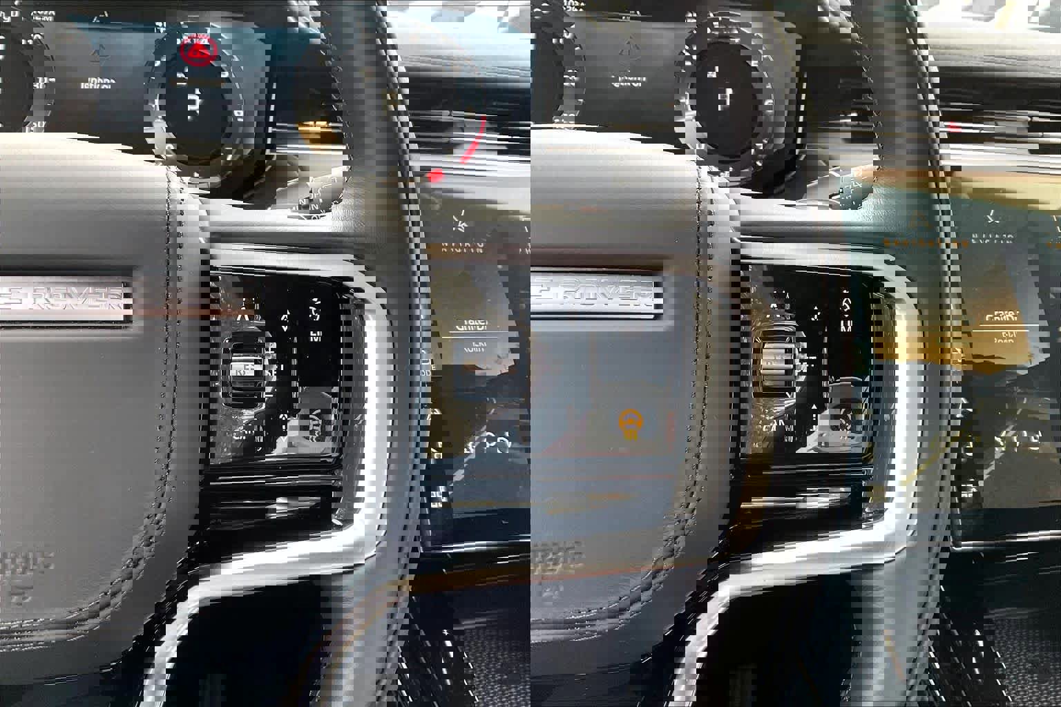 Used 2025 Land Rover Range Rover Sport image 22