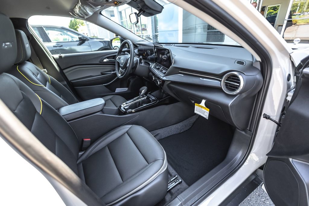 New 2026 Chevrolet Trax ACTIV w/ Driver Confidence Package FWD image 25