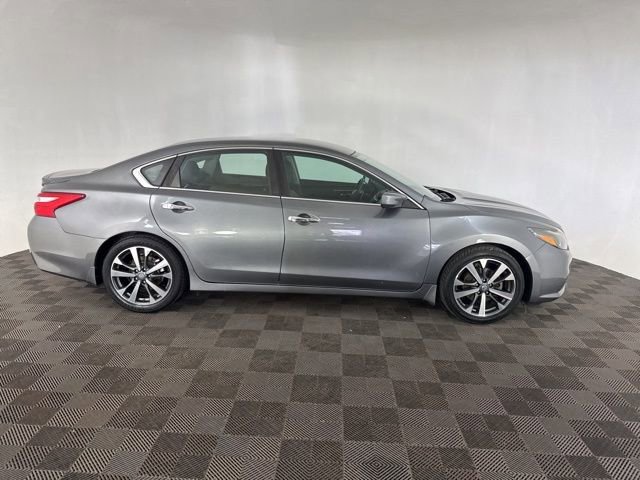 Used 2016 Nissan Altima 2.5 SR image 6