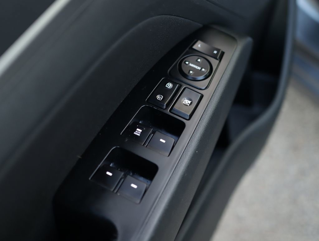 Used 2018 Hyundai Elantra SEL image 23