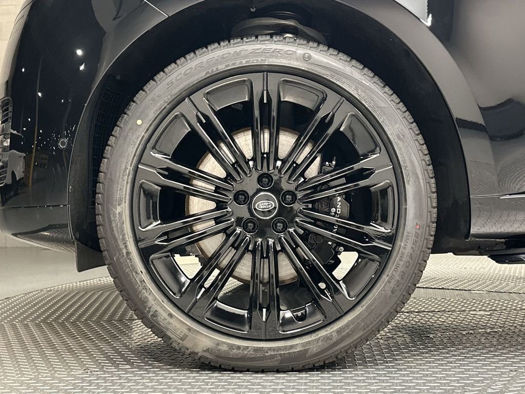 Certified 2024 Land Rover Range Rover Autobiography AWD/4WD image 10
