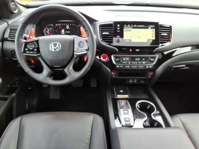 Used 2025 Honda Passport Black Edition image 13