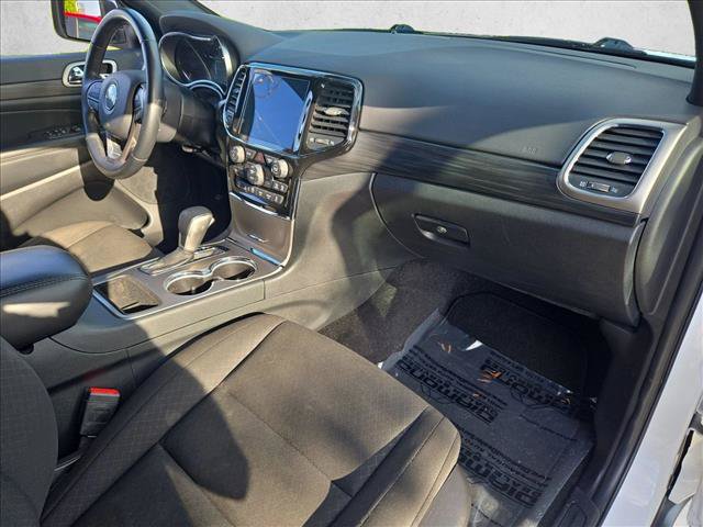 Used 2022 Jeep Grand Cherokee Laredo E w/ Security & Convenience Group AWD/4WD image 22