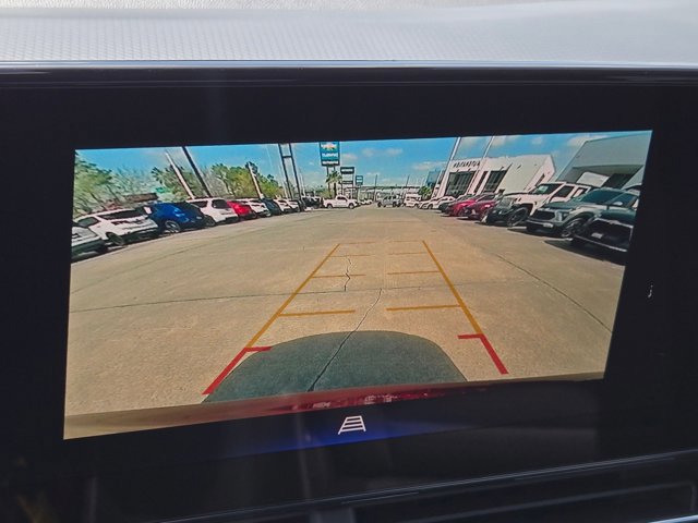 Used 2025 Chevrolet Trax LT w/ Driver Confidence Package image 12