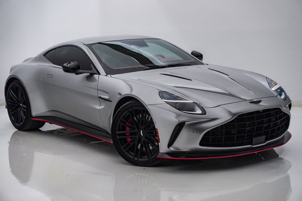 Used 2025 Aston Martin V8 Vantage Coupe RWD image 3