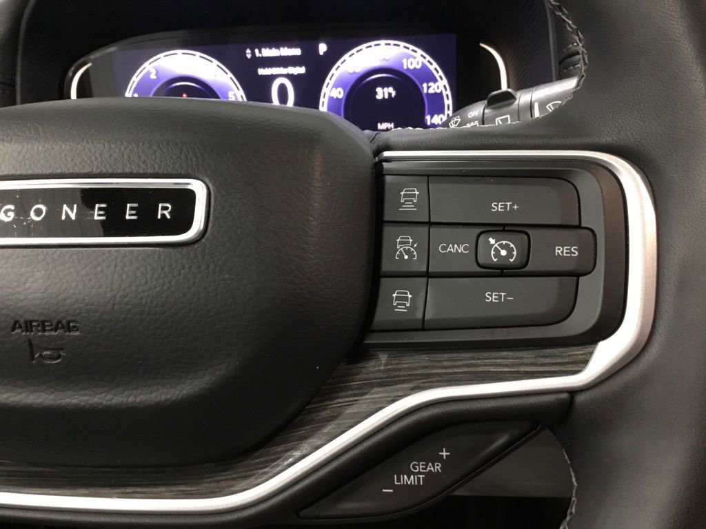 Used 2022 Jeep Wagoneer Series II AWD/4WD image 43