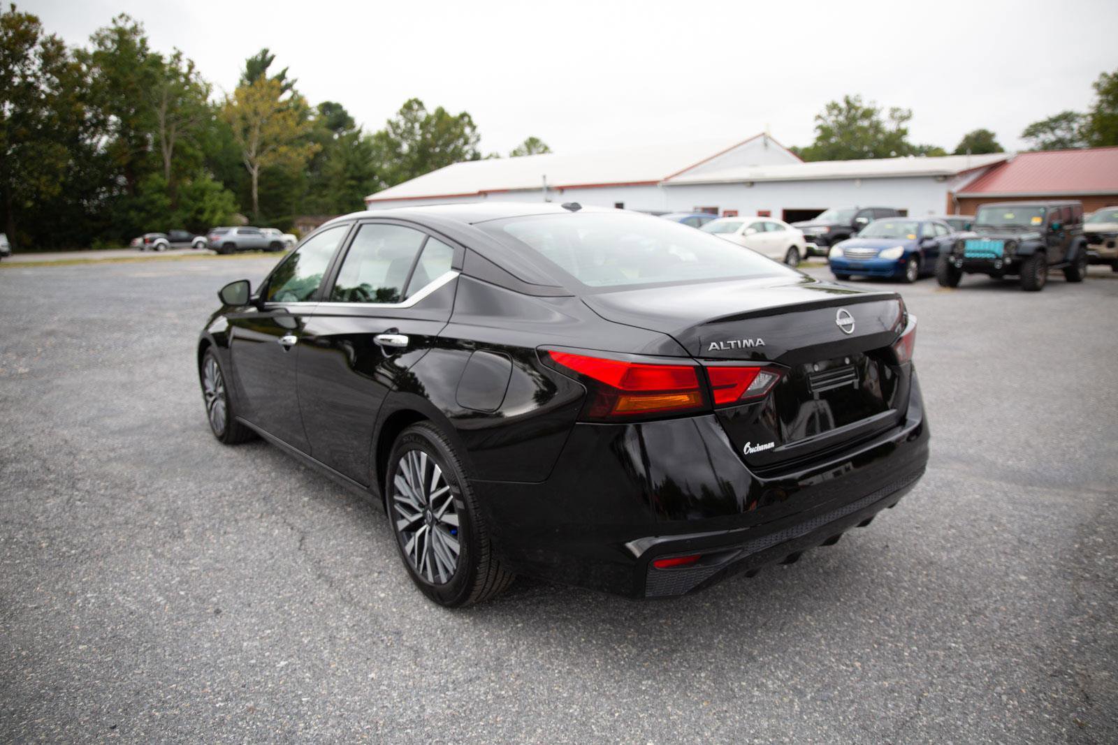 Used 2024 Nissan Altima 2.5 SV image 5