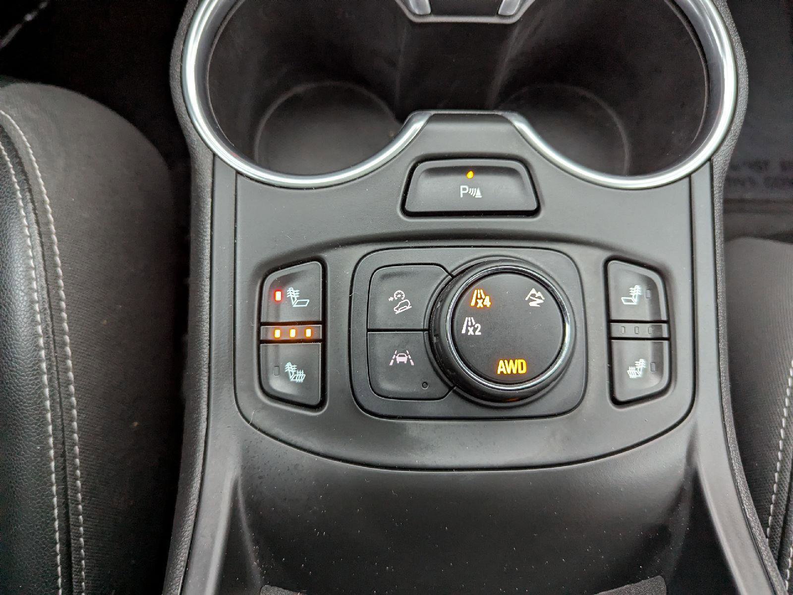 Used 2022 GMC Terrain SLT w/ Infotainment Package II image 17