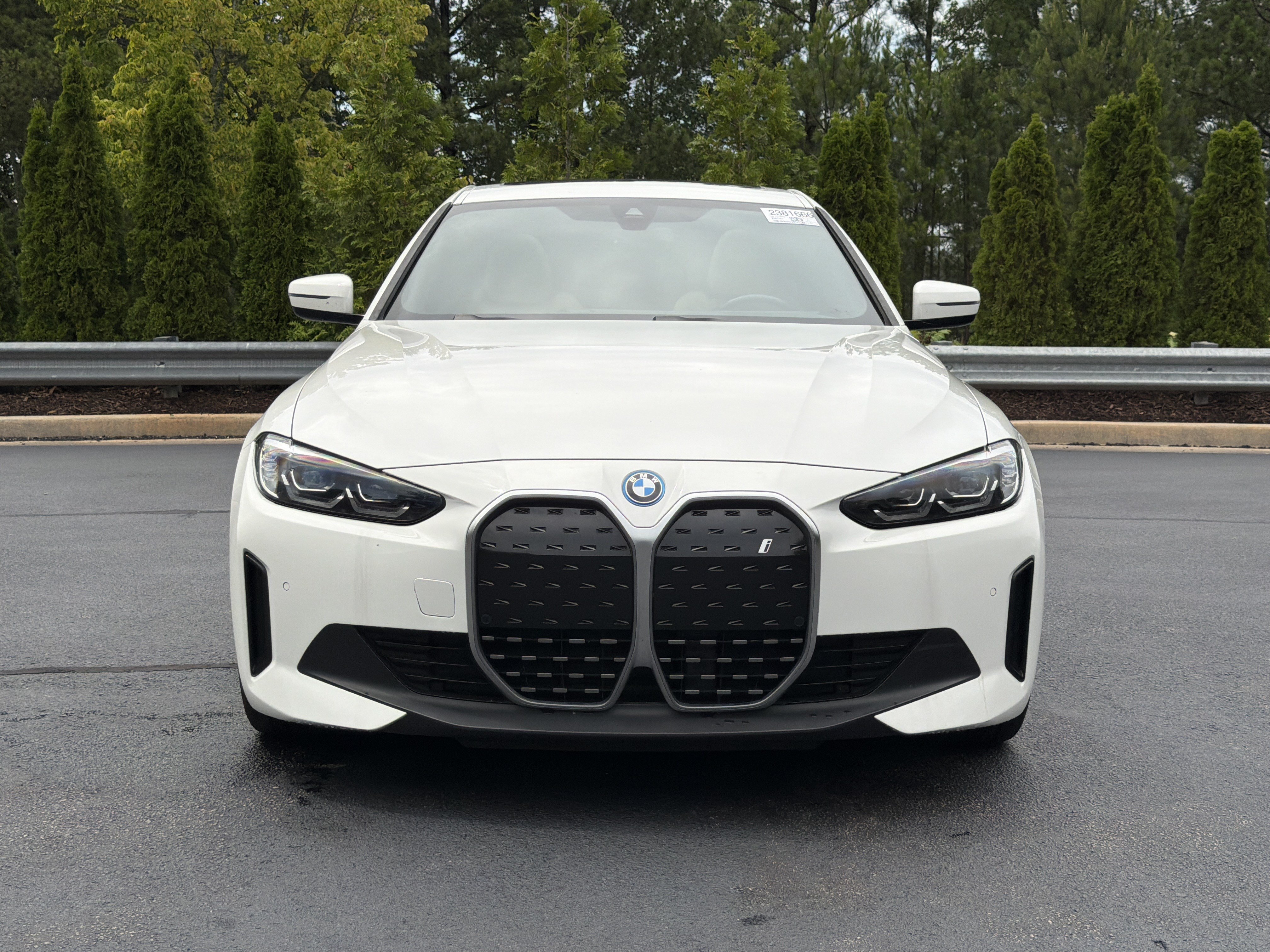 Used 2023 BMW i4 eDrive40 RWD image 12