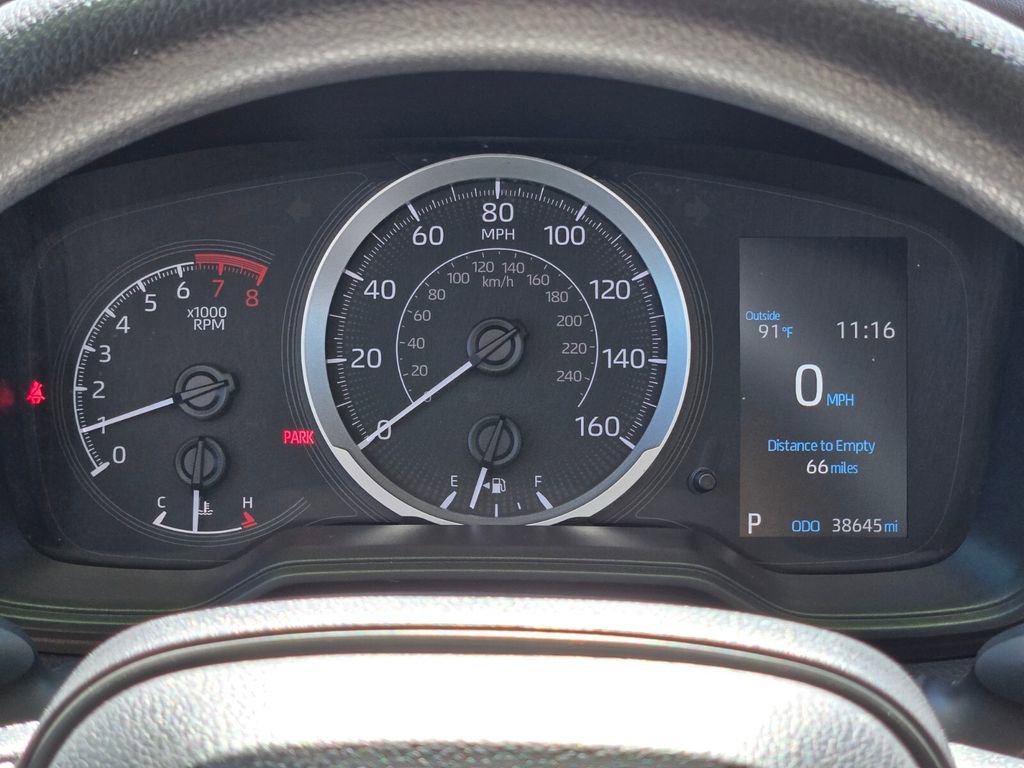 Used 2022 Toyota Corolla LE image 29