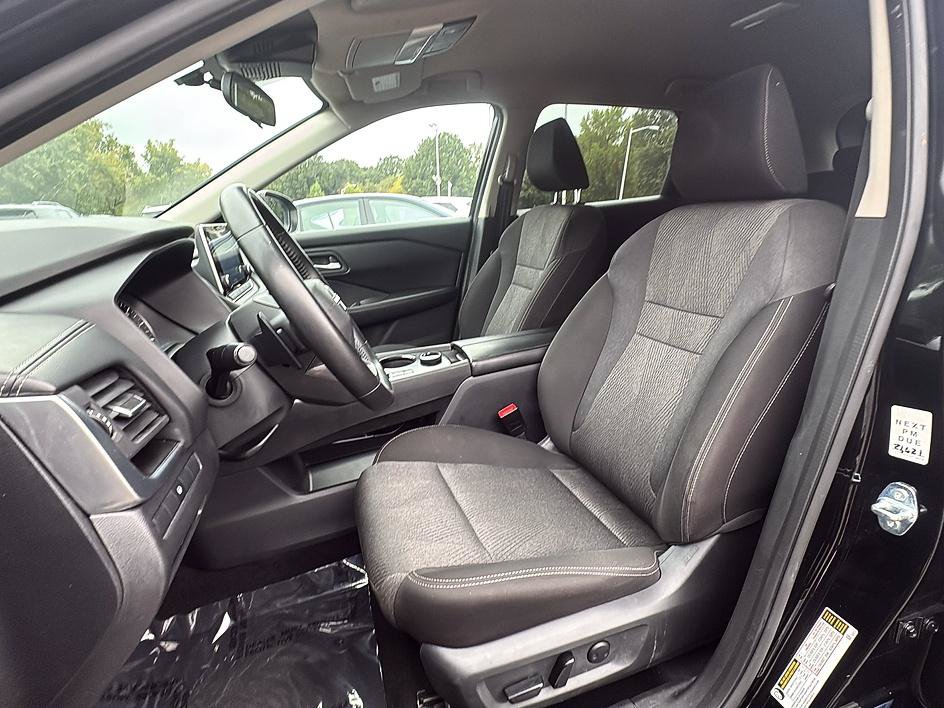 Certified 2025 Nissan Rogue SV AWD/4WD image 19