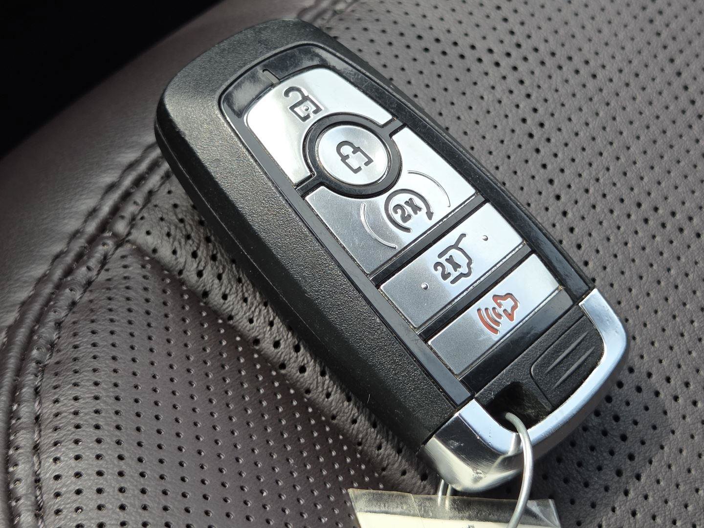Used 2025 Ford Explorer Platinum AWD/4WD image 32