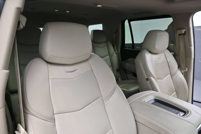Used 2020 Cadillac Escalade Luxury AWD/4WD image 29