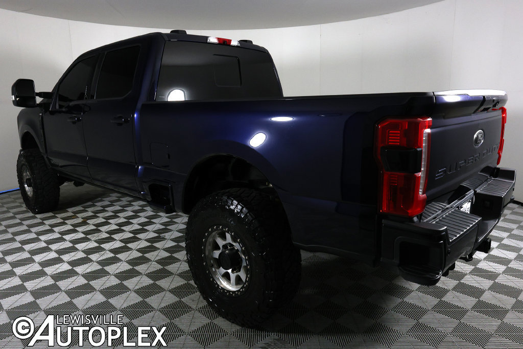 Used 2024 Ford F250 Lariat w/ Black Appearance Package AWD/4WD image 9