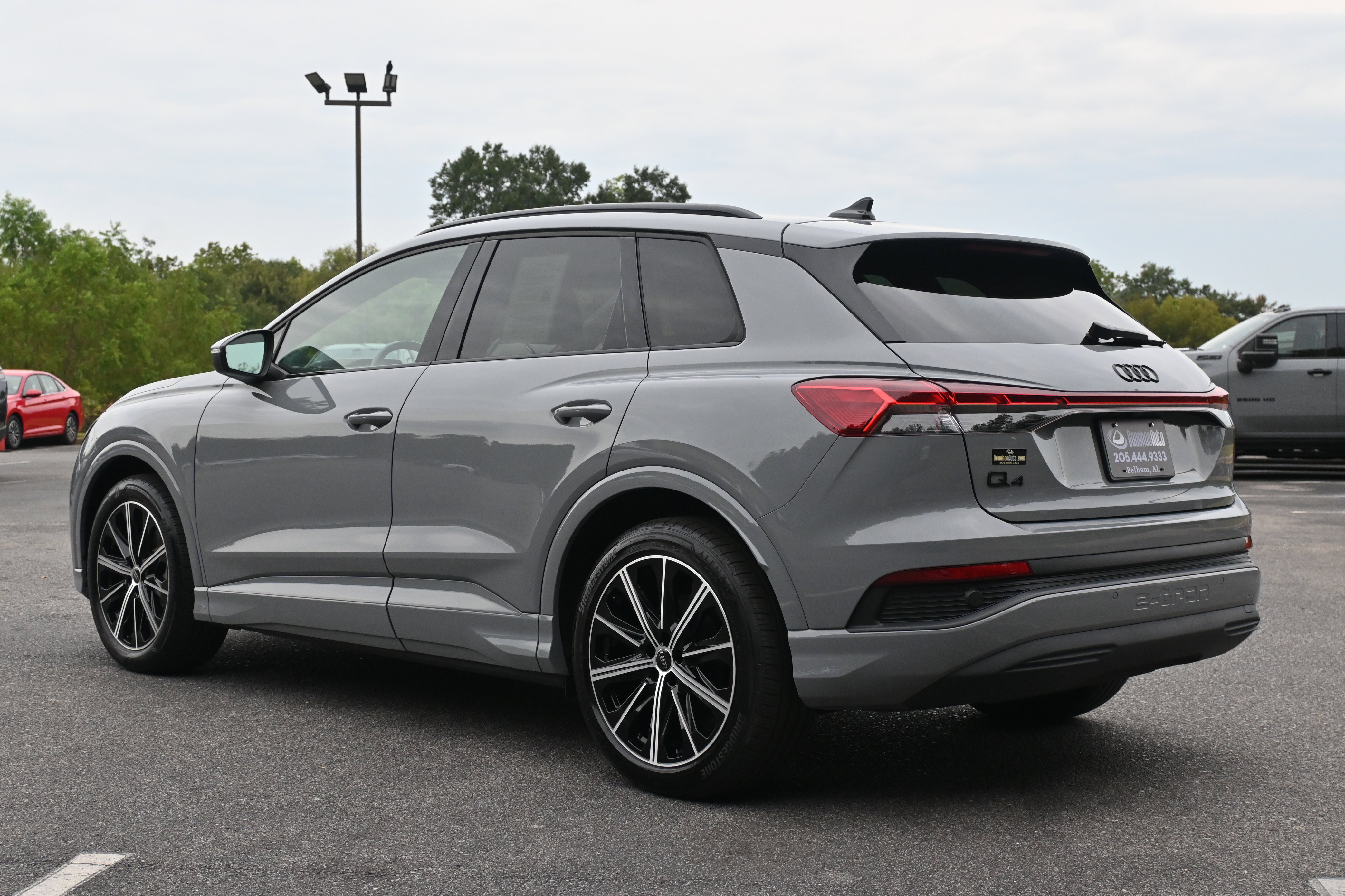 Used 2025 Audi Q4 e-tron Premium Plus image 7