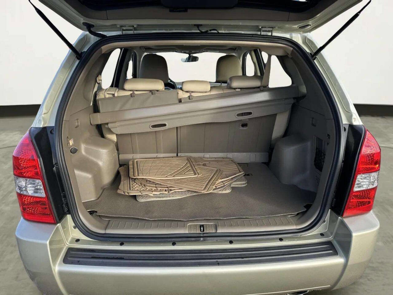 Used 2009 Hyundai Tucson Limited image 11