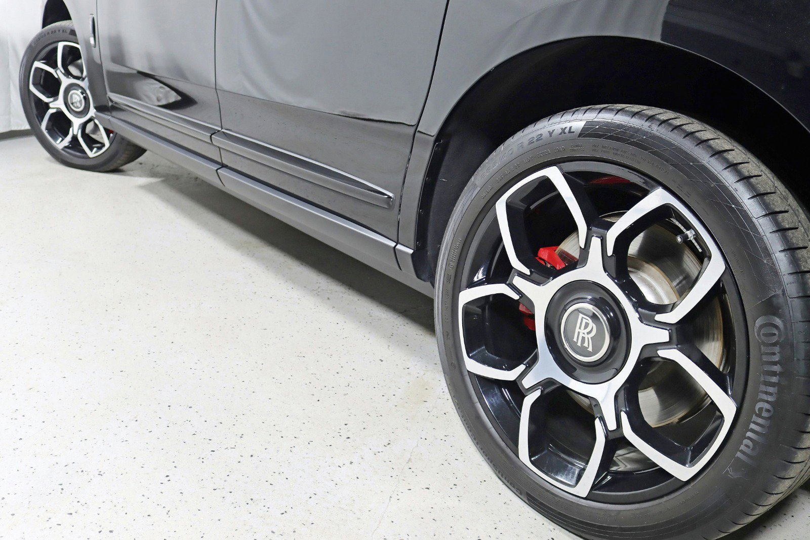 Used 2023 Rolls-Royce Cullinan Black Badge w/ Driver's Package image 14