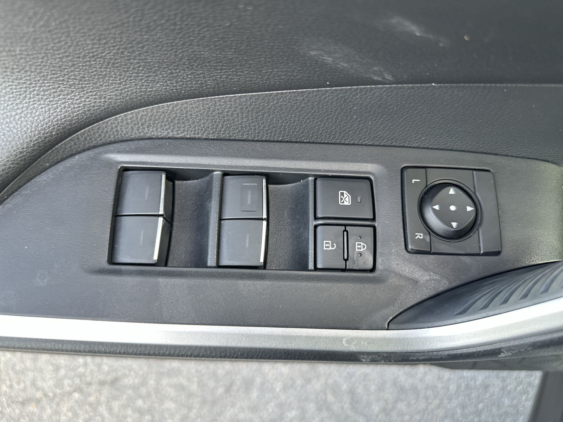 Used 2024 Toyota RAV4 Limited AWD/4WD image 15
