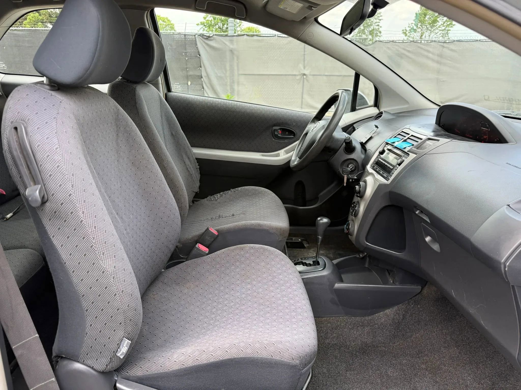 Used 2009 Toyota Yaris 2-Door Hatchback FWD image 18