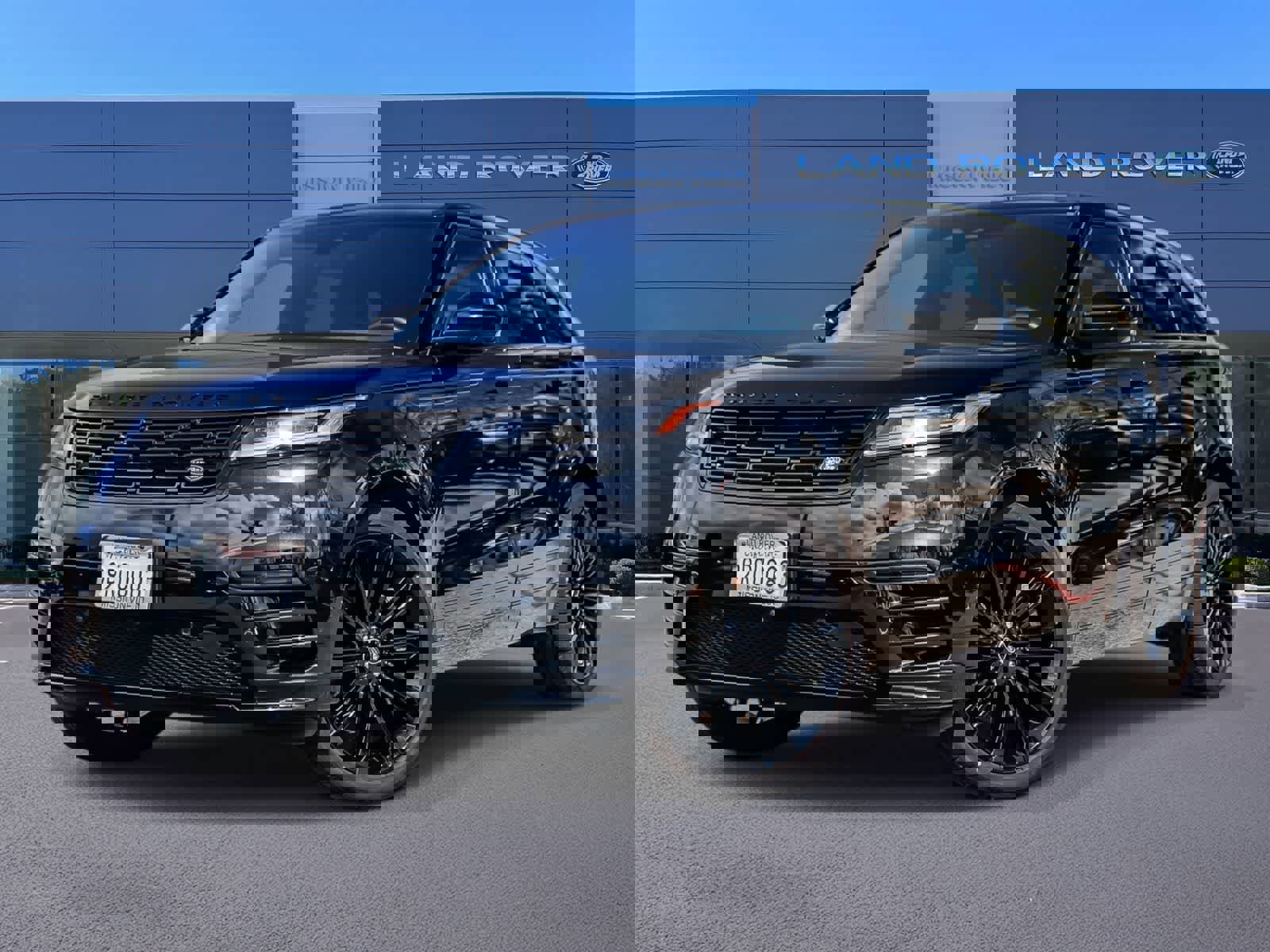 Used 2025 Land Rover Range Rover Velar Dynamic SE image 1