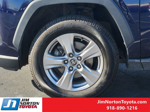 Used 2022 Toyota RAV4 XLE image 12