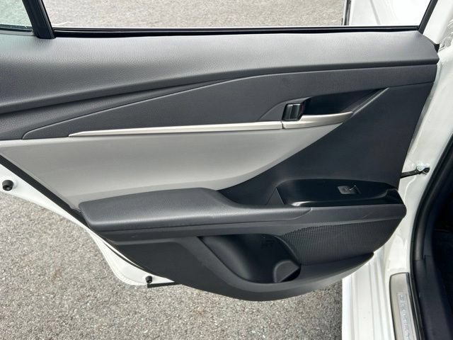 Used 2025 Toyota Camry SE AWD/4WD image 38