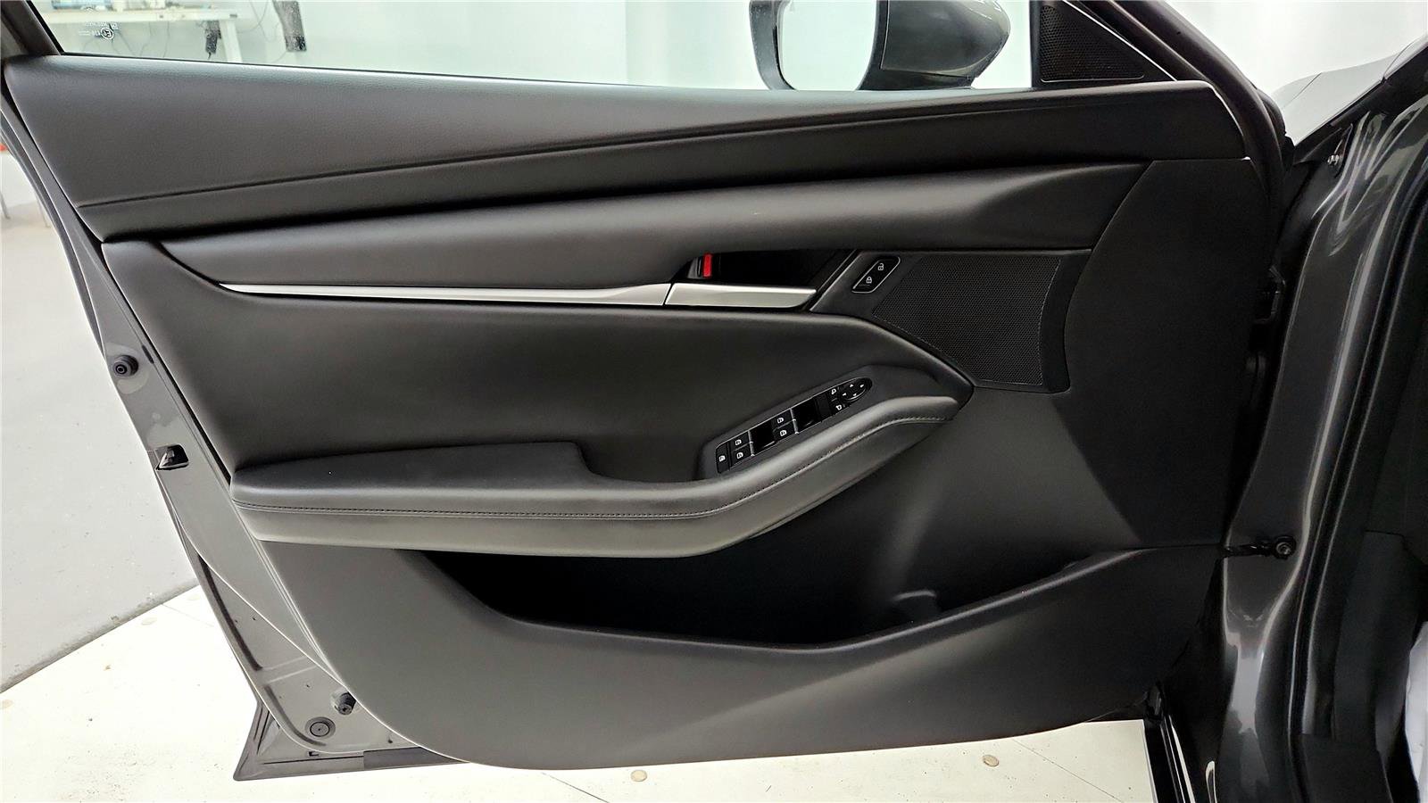 Used 2021 MAZDA MAZDA3 s image 19