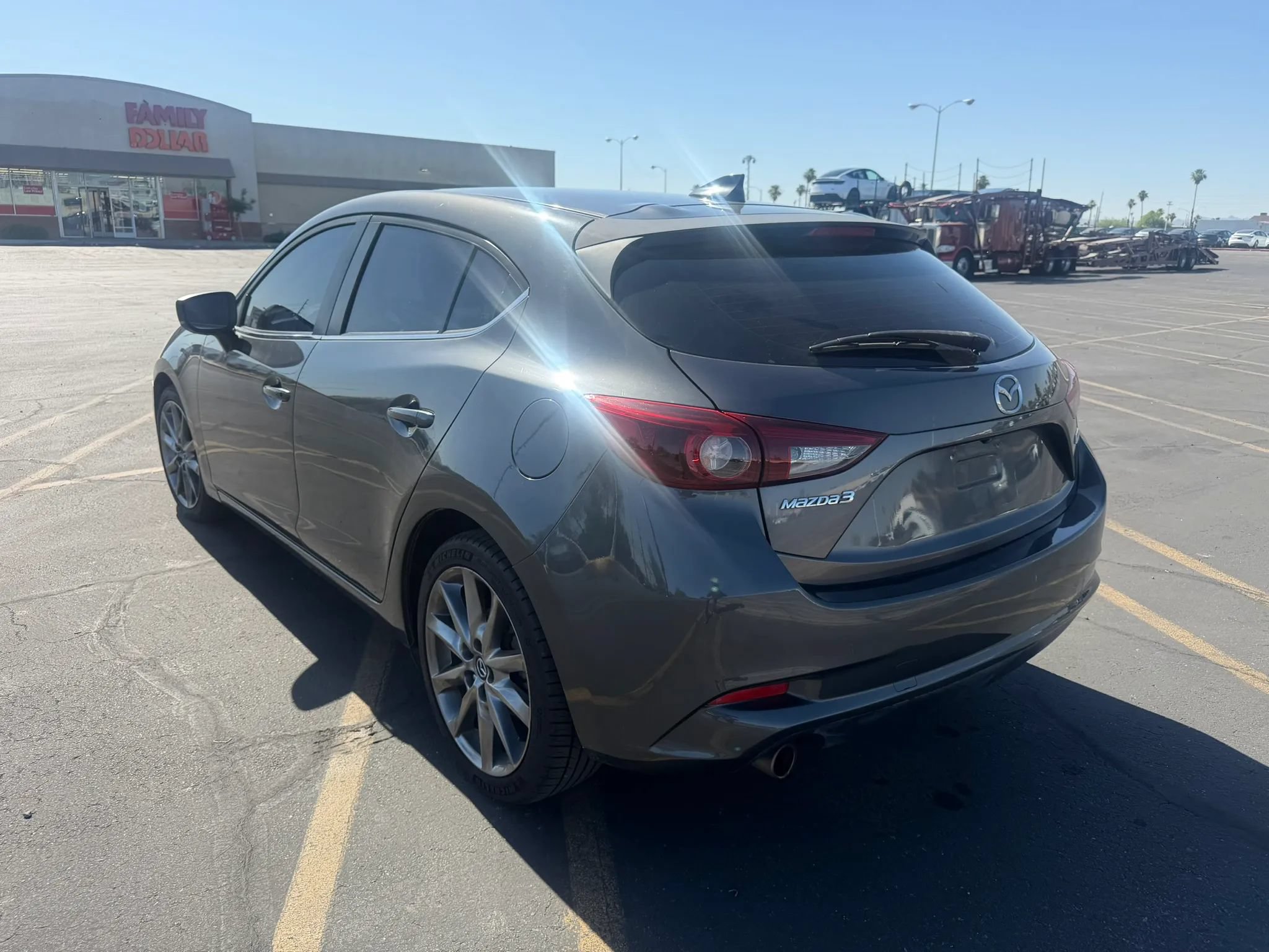 Used 2018 MAZDA MAZDA3 Grand Touring FWD image 4