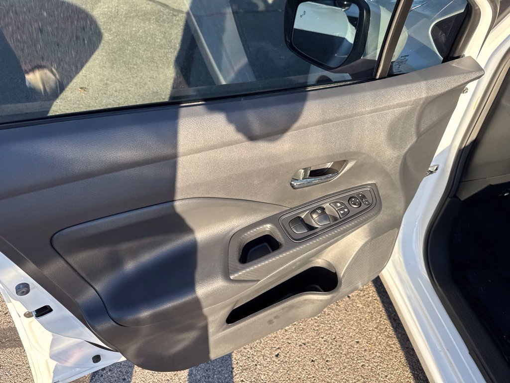 Used 2025 Nissan Versa SV w/ Trunk Package FWD image 10