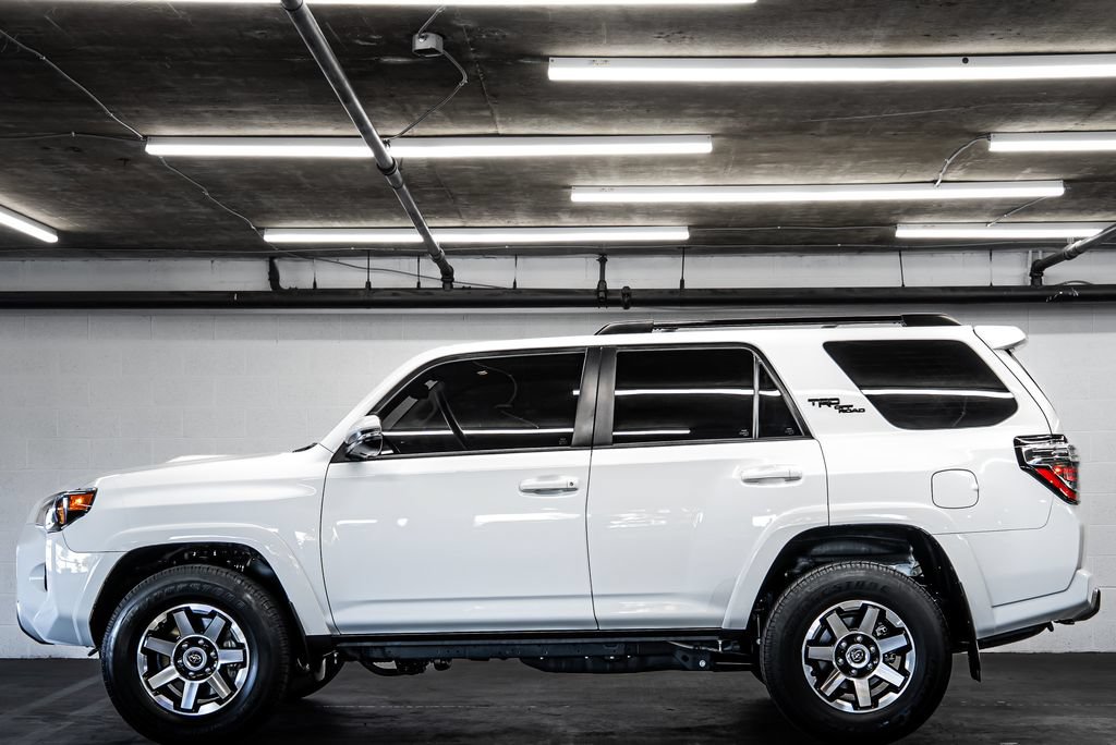Used 2024 Toyota 4Runner TRD Off-Road Premium w/ Moonroof Package AWD/4WD image 2