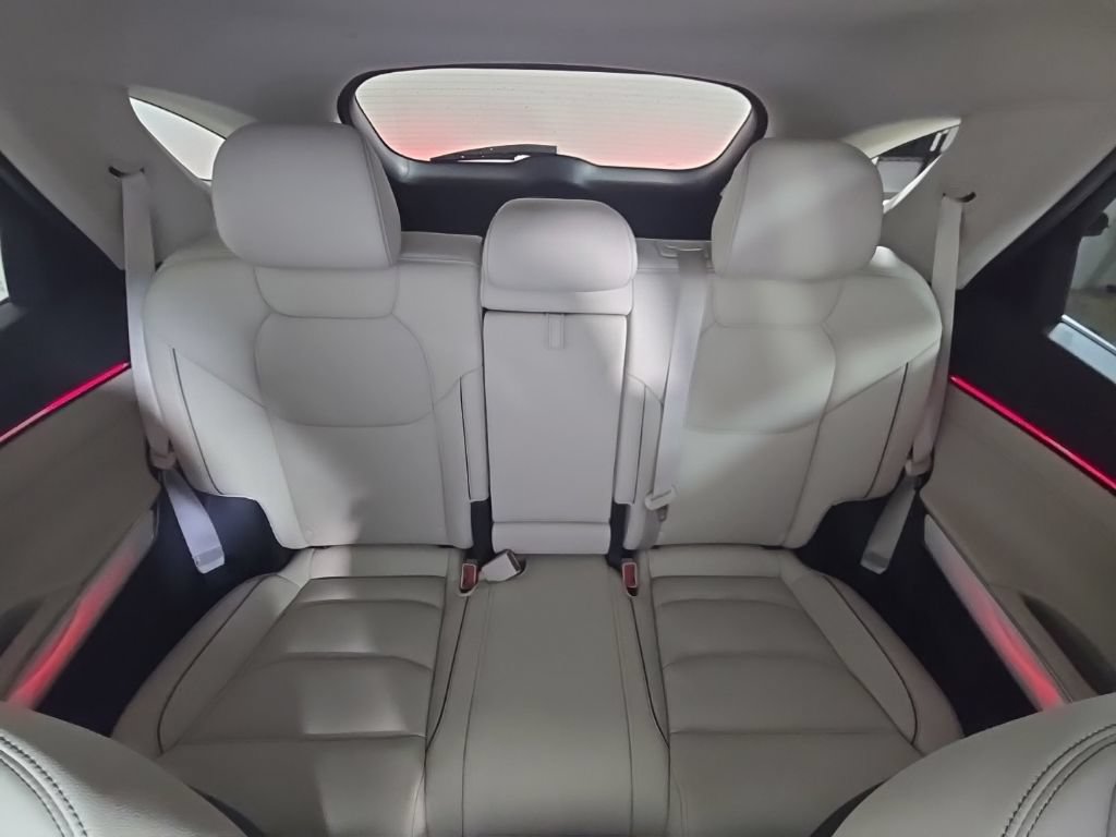 New 2027 Genesis GV70 2.5T Advanced AWD/4WD image 25