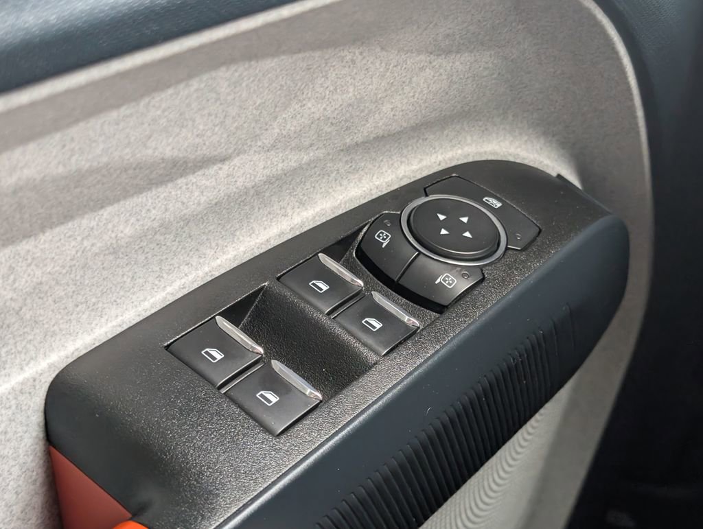 Used 2023 Ford Maverick XLT image 12