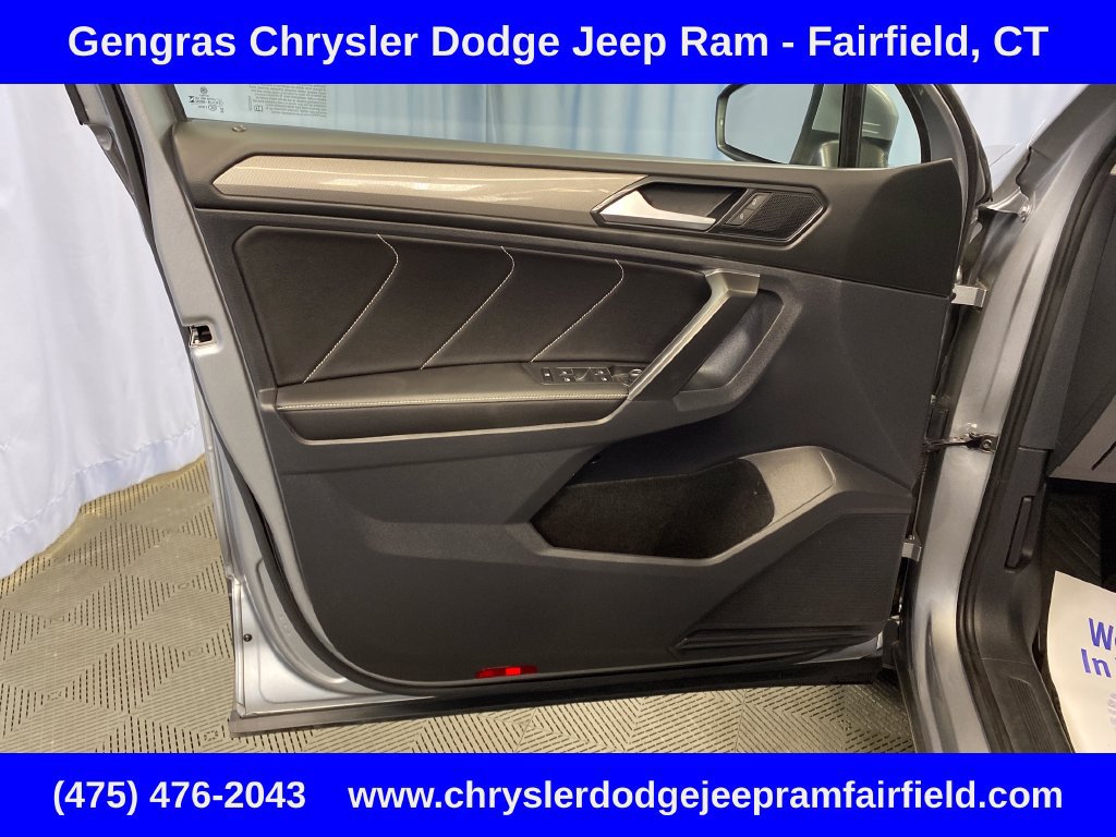 Used 2023 Volkswagen Tiguan SE AWD/4WD image 11