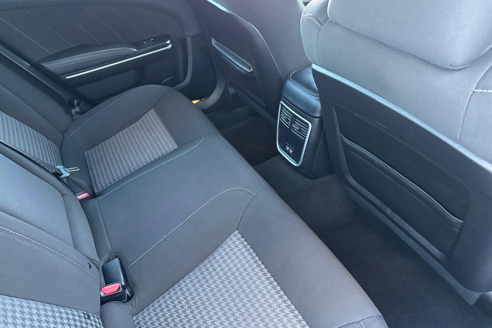 Used 2023 Dodge Charger Scat Pack w/ Navigation & Travel Group image 30