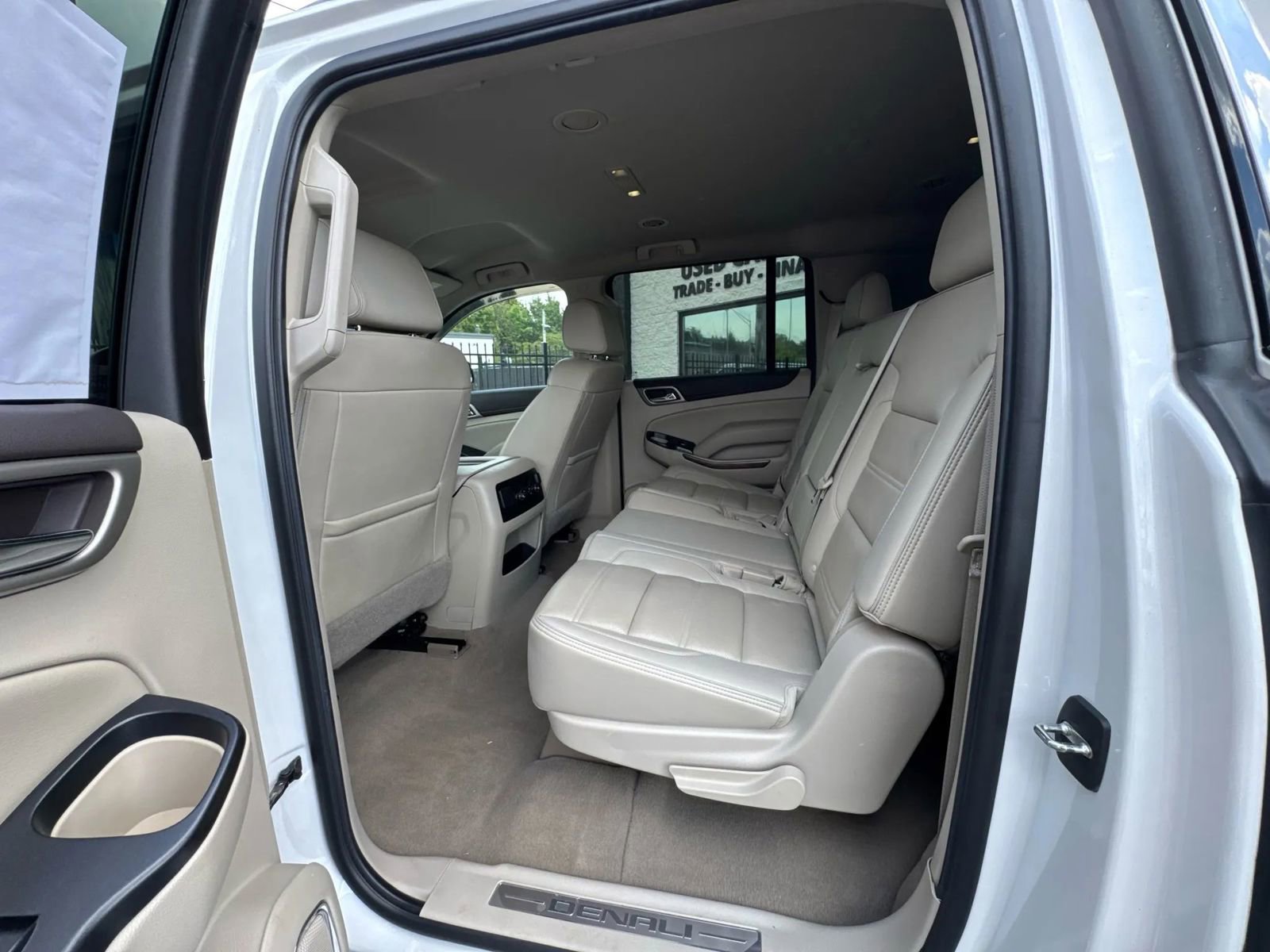Used 2019 GMC Yukon XL Denali image 36