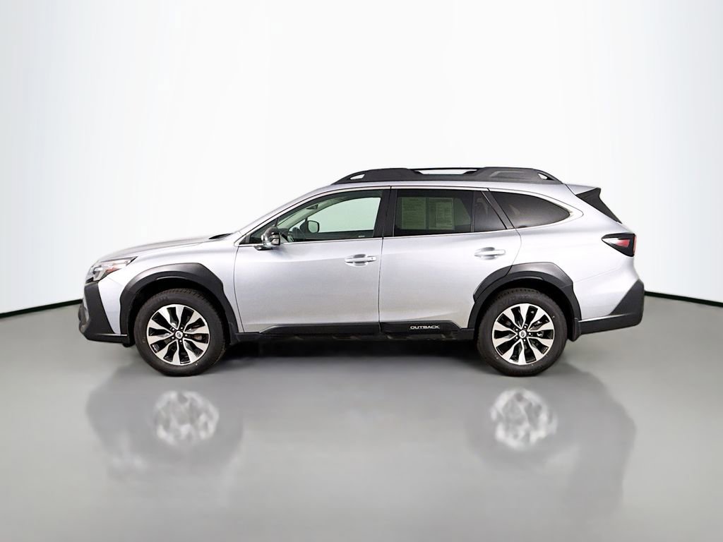 Used 2023 Subaru Outback Limited image 4