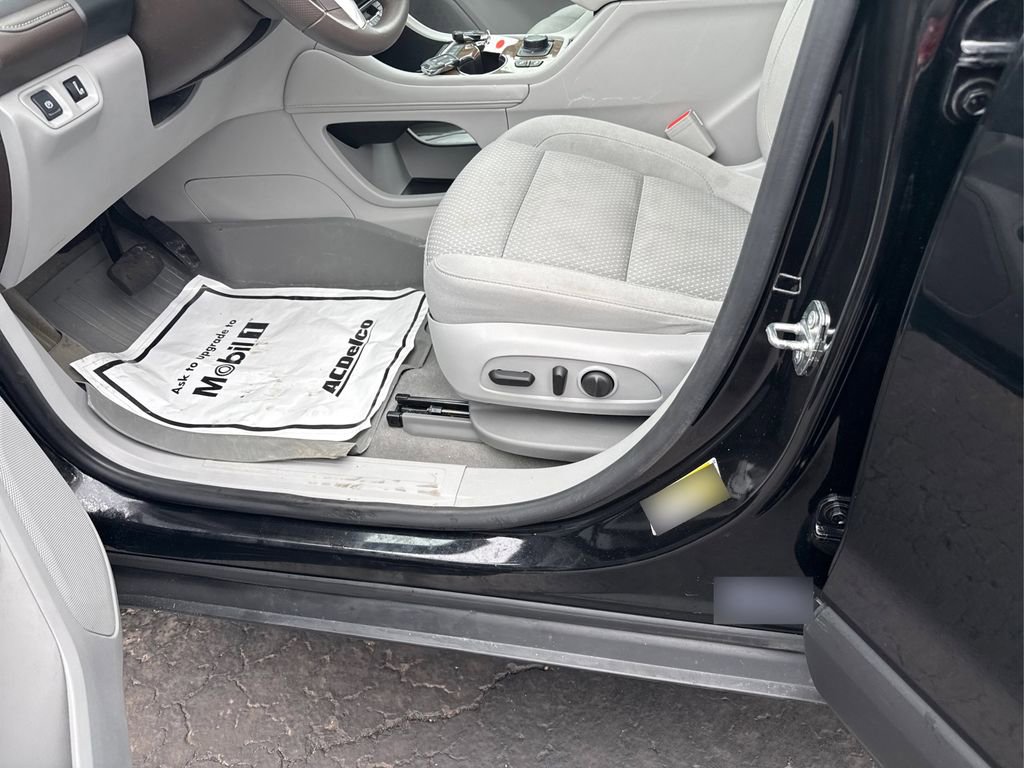 Used 2021 GMC Acadia SLE w/ Driver Convenience Package image 34