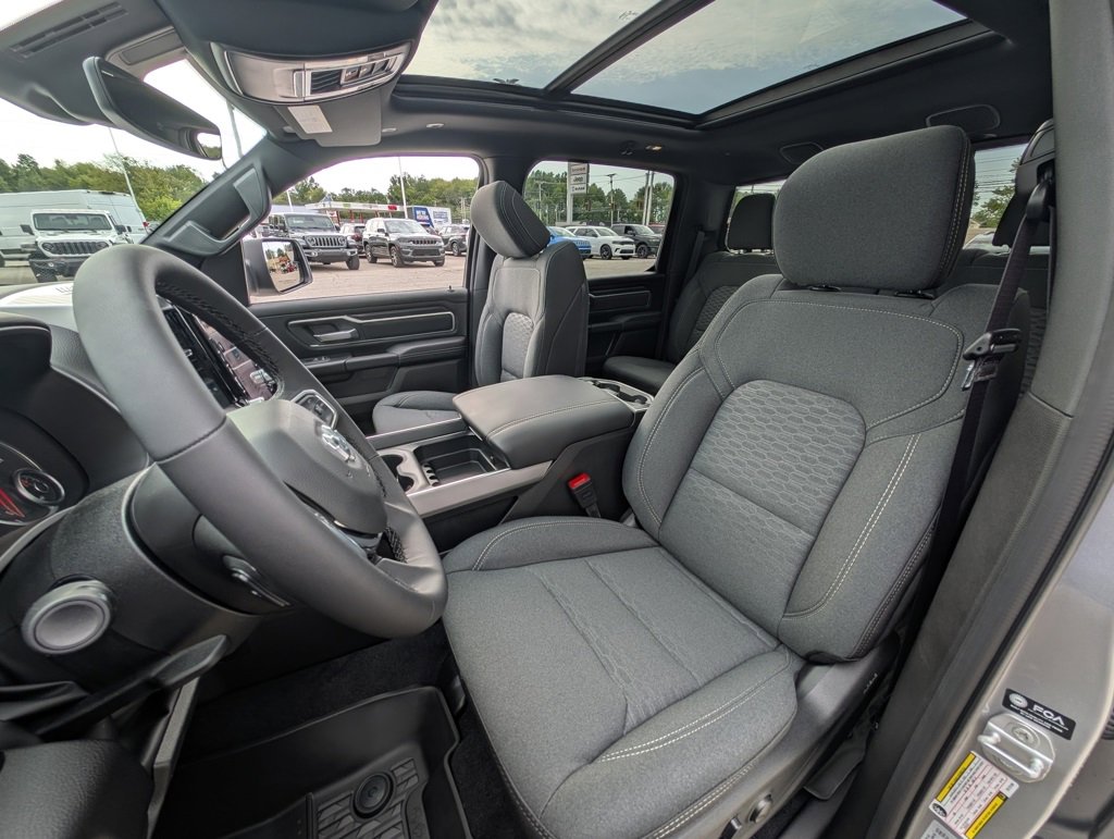 New 2026 RAM 1500 4x4 Crew Cab image 13
