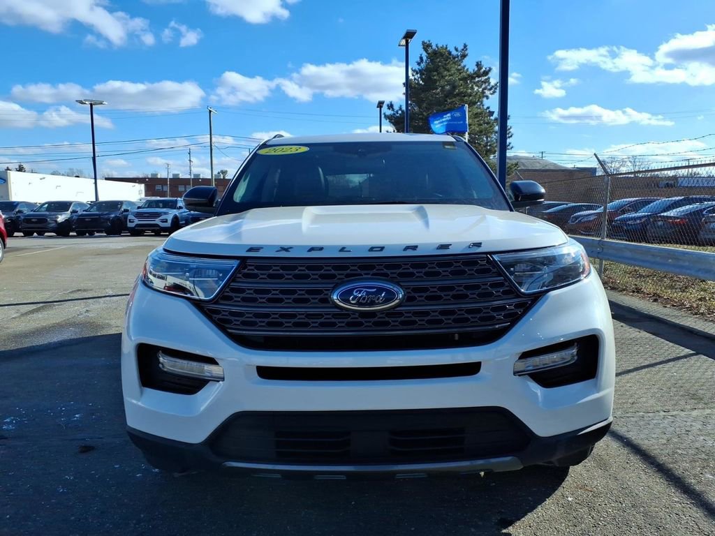Certified 2023 Ford Explorer XLT w/ Equipment Group 202A AWD/4WD image 2