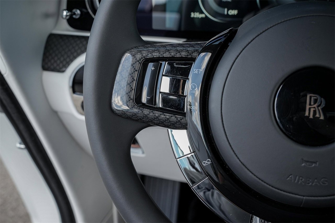 New 2025 Rolls-Royce Spectre Black Badge image 28