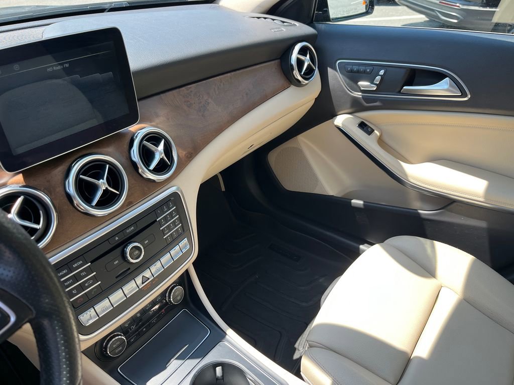 Used 2018 Mercedes-Benz GLA 250 4MATIC image 21
